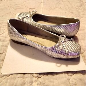 EUC*Cliffs by White Mountain *Bessy*Silver Quilted Ballet Flats sz 7